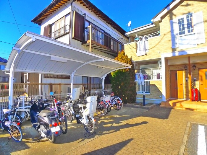 物件外観写真3　(駐輪場)