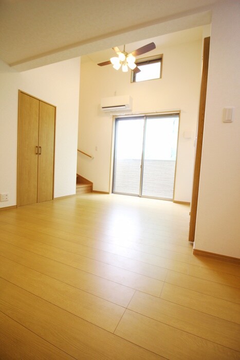 物件内観写真9　(居室)