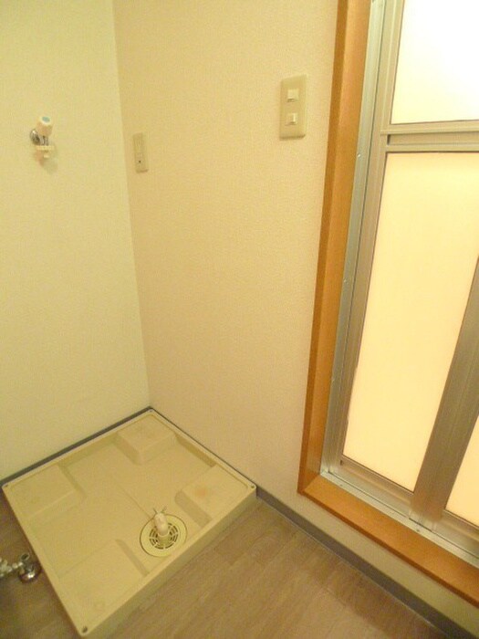 物件内観写真14　(洗濯機置場)