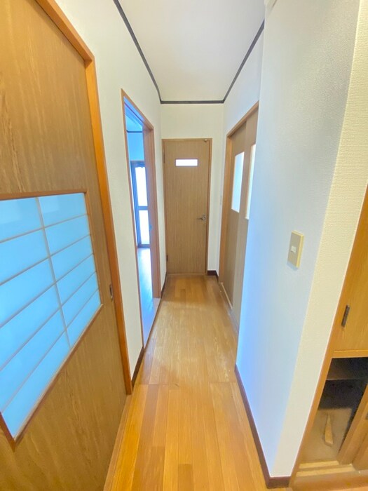 物件内観写真9　(廊下)