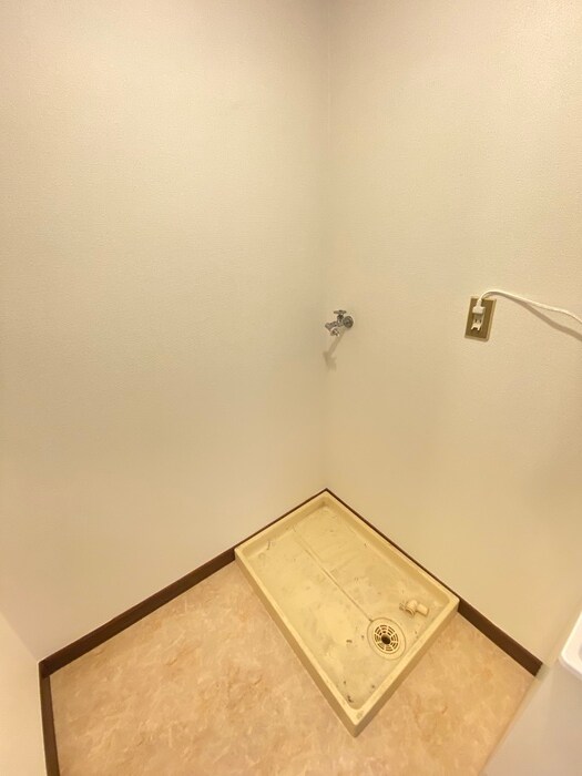 物件内観写真13　(洗濯機置場)