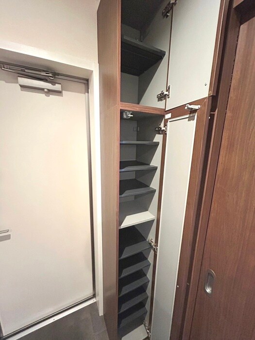 物件内観写真12　(靴箱)