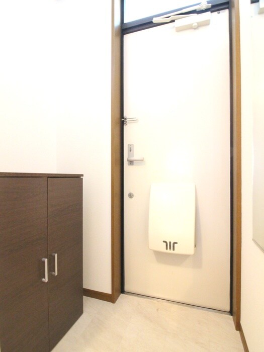 物件内観写真15　(玄関)