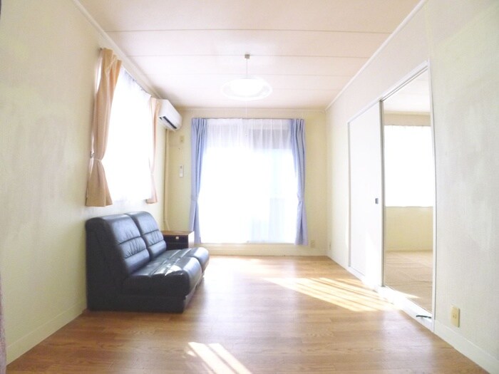 物件内観写真8　(居室)