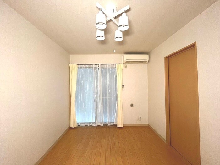 物件内観写真5　(居室)