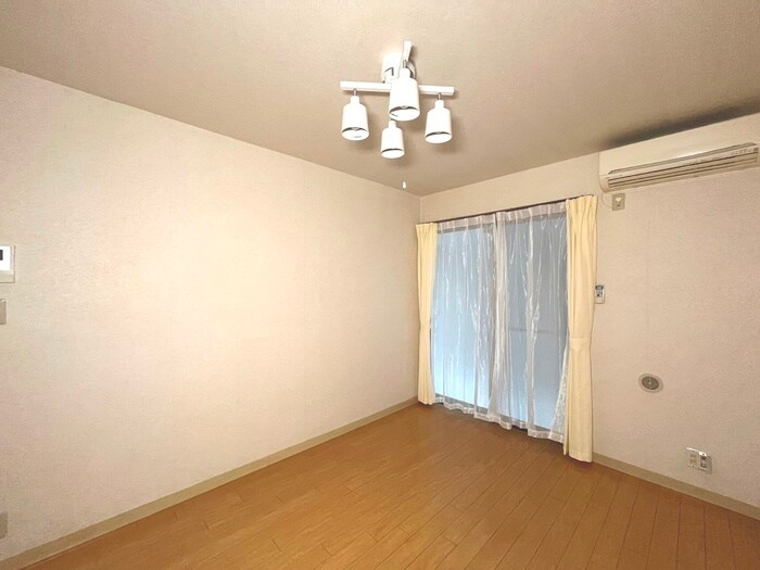 物件内観写真6　(居室)