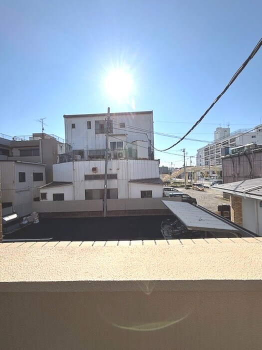 物件内観写真16　(室内からの展望)