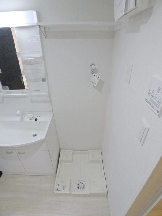 物件内観写真17　(洗濯機置場)