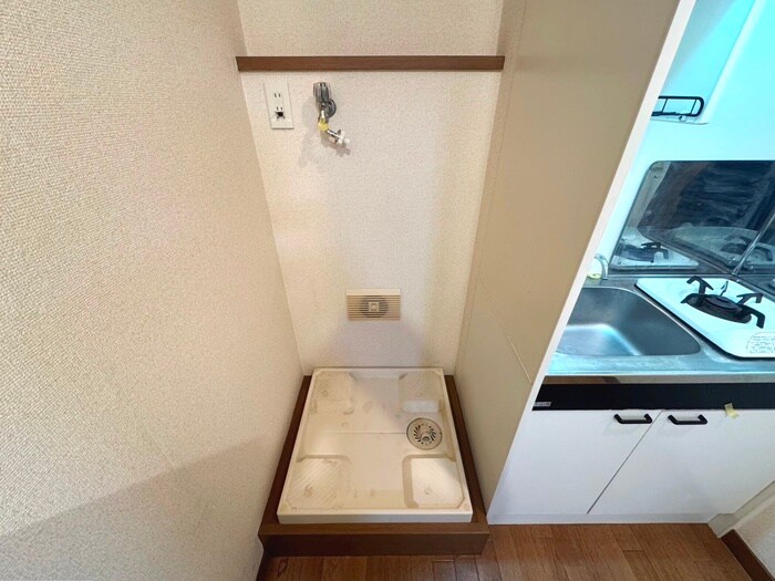 物件内観写真13　(洗濯機置場)