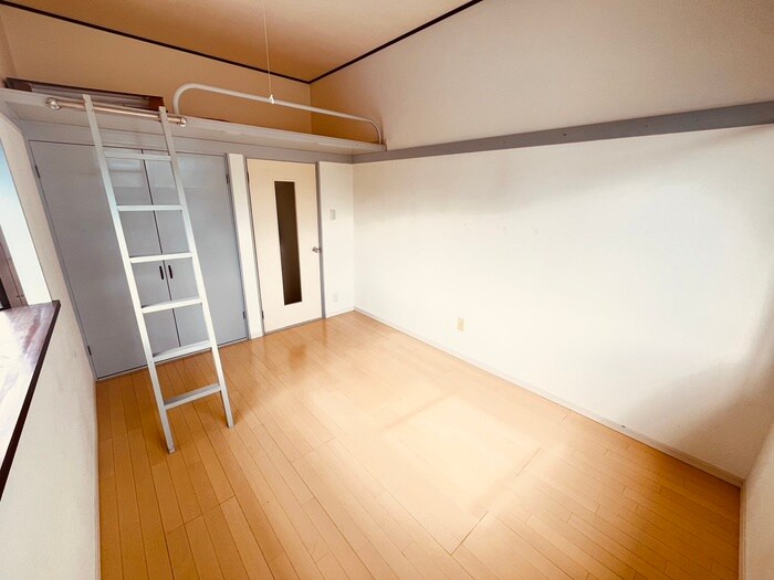 物件内観写真9　(居室)
