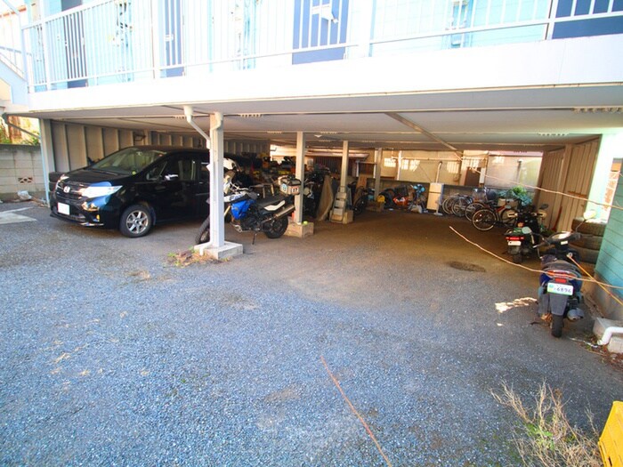 物件外観写真3　(駐車場)