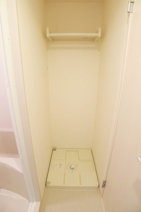 物件内観写真13　(洗濯機置場)