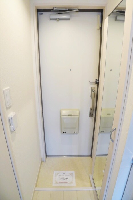 物件内観写真16　(玄関)