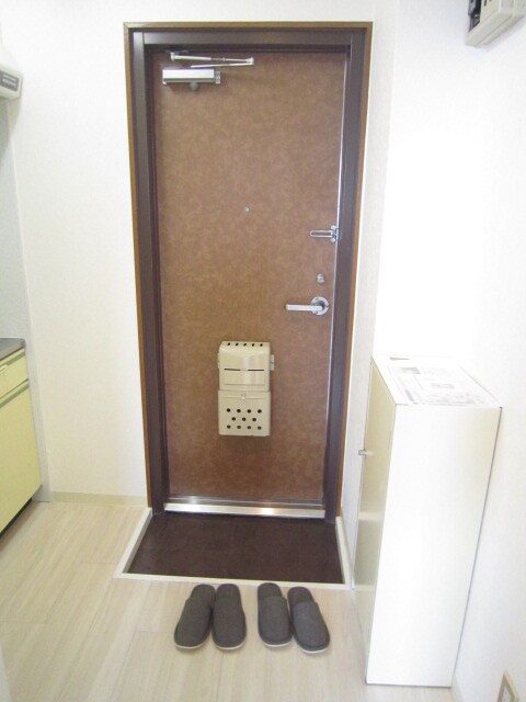 物件内観写真10　(玄関)