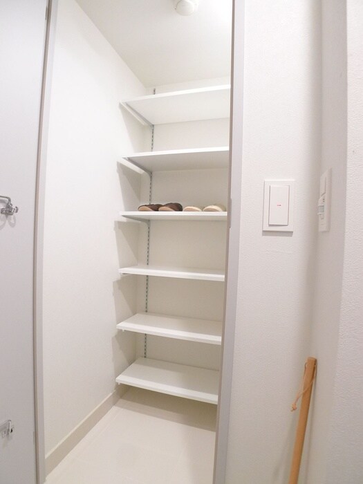 物件内観写真15　(靴箱)