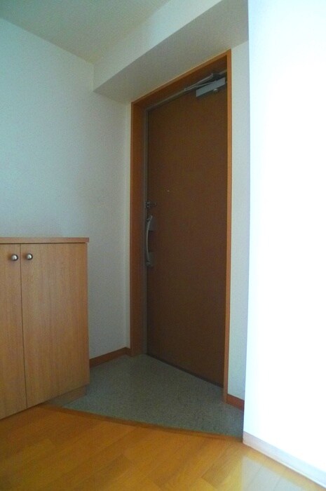 物件内観写真8　(玄関)