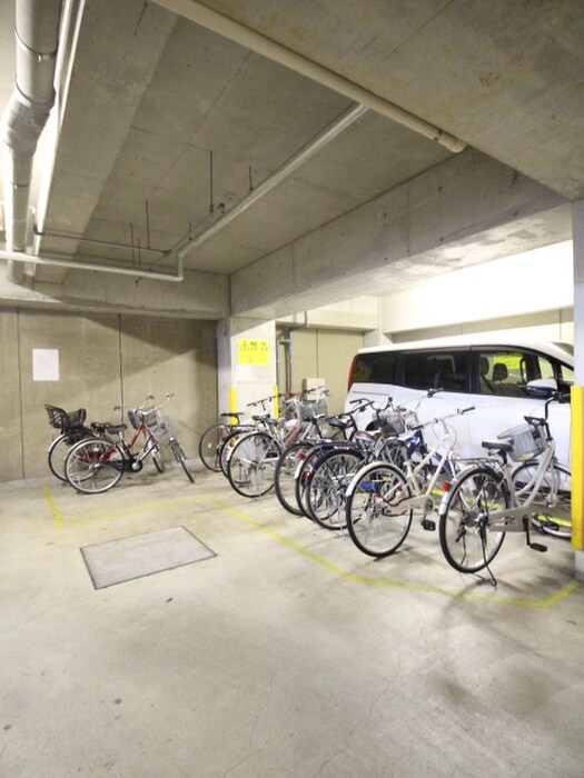 物件外観写真6　(駐輪場)