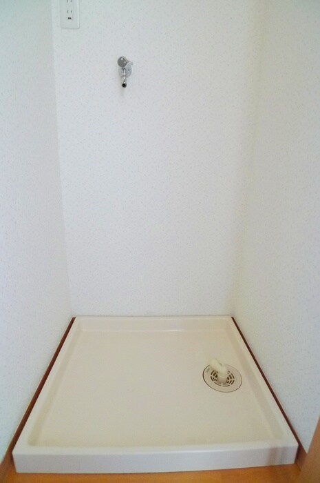 物件内観写真14　(洗濯機置場)