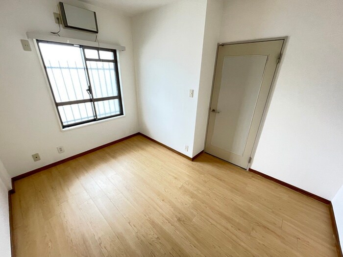 物件内観写真9　(居室)