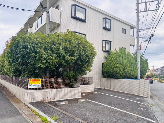 物件外観写真4　(駐車場)