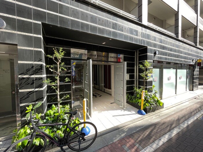 物件外観写真4　(エントランス部分)