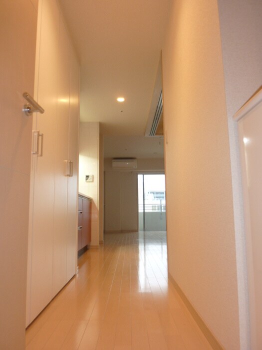 物件内観写真11　(廊下)