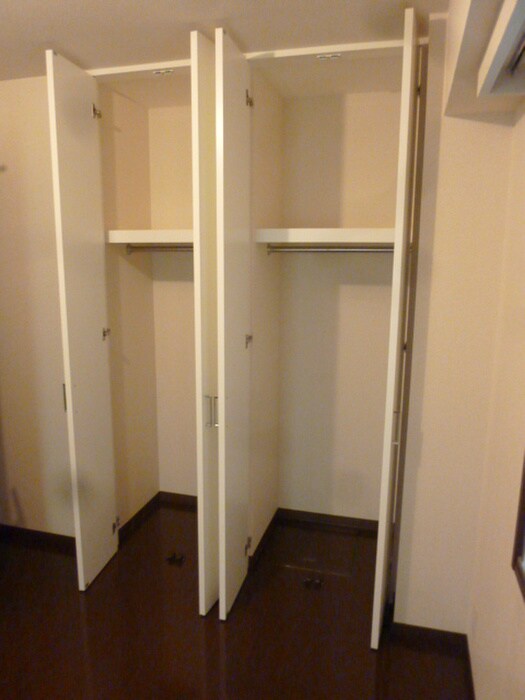 物件内観写真12　(収納)