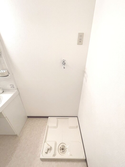 物件内観写真12　(洗濯機置場)