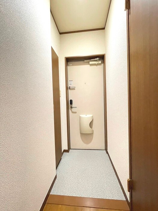 物件内観写真19　(玄関)