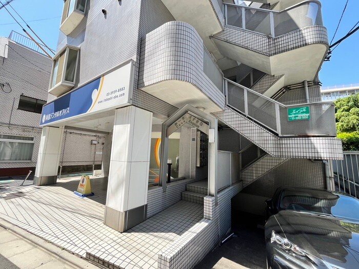 物件外観写真4　(エントランス部分)