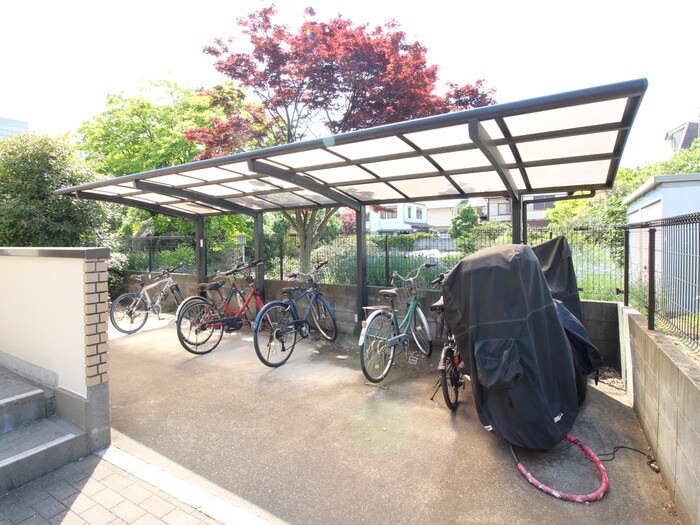 物件外観写真3　(駐輪場)