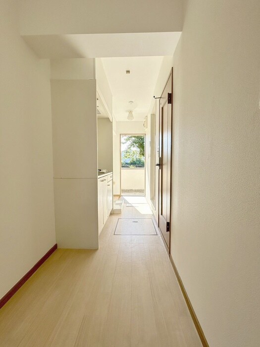 物件内観写真12　(廊下)