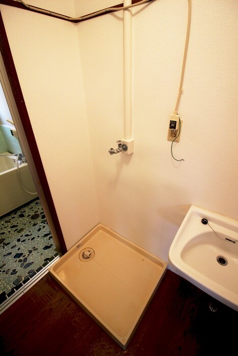 物件内観写真16　(洗濯機置場)