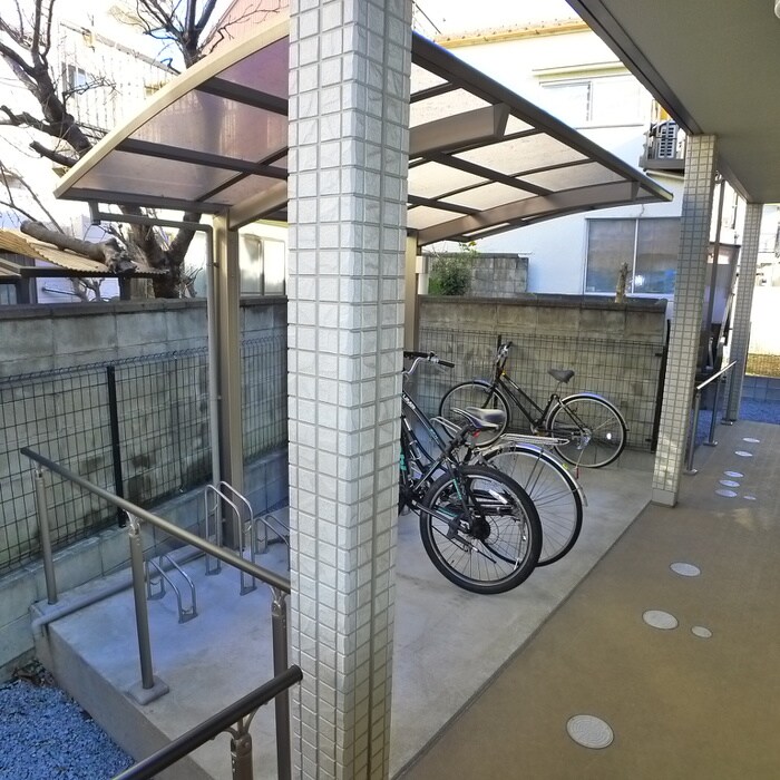 物件外観写真5　(駐輪場)