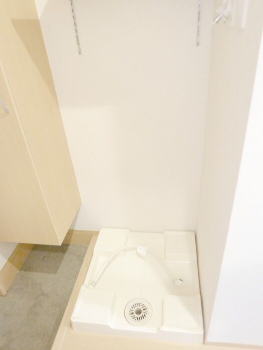 物件内観写真14　(洗濯機置場)