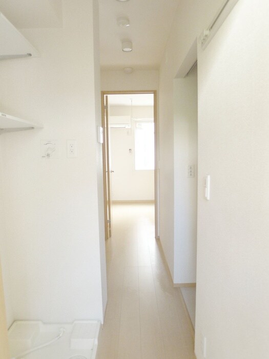 物件内観写真18　(廊下)