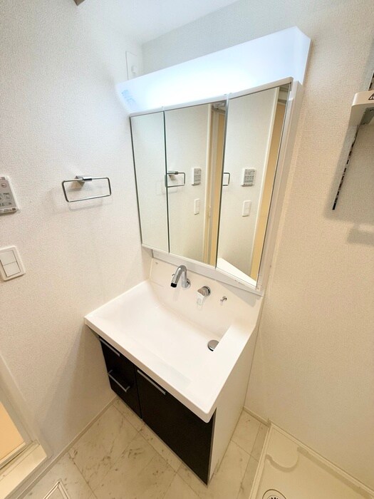 物件内観写真11　(洗面)