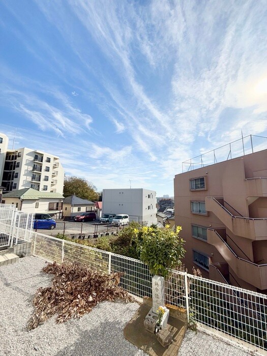 物件内観写真16　(室内からの展望)