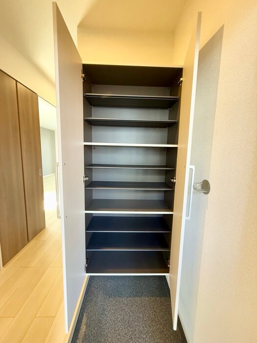 物件内観写真18　(靴箱)