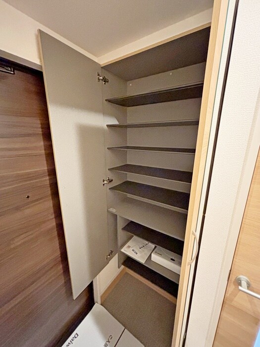 物件内観写真9　(靴箱)