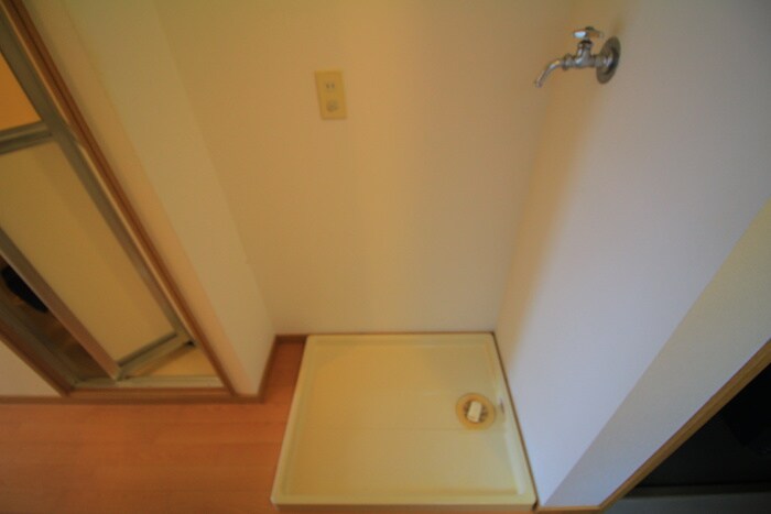 物件内観写真17　(洗濯機置場)