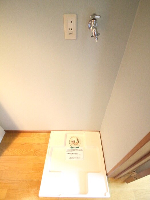 物件内観写真14　(洗濯機置場)