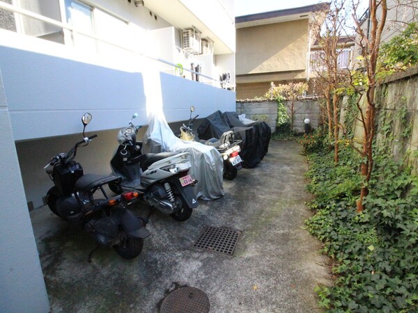 バイク置き場