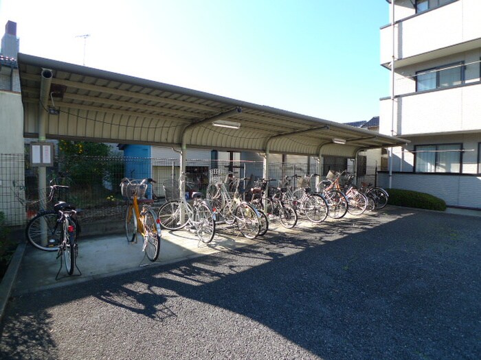 物件外観写真3　(駐輪場)