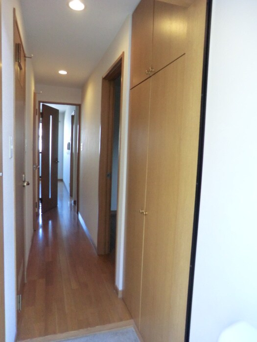 物件内観写真11　(廊下)