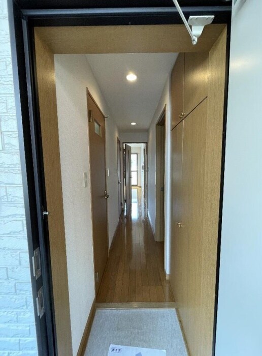 物件内観写真18　(玄関)