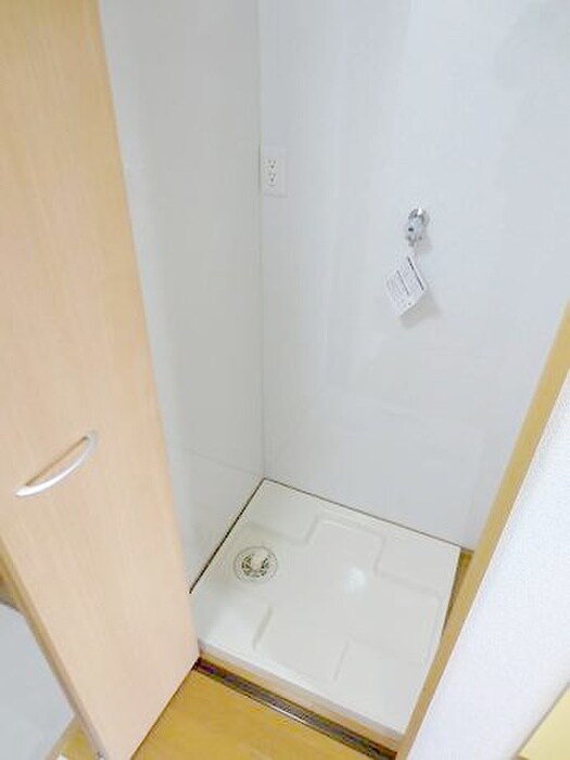 物件内観写真13　(洗濯機置場)