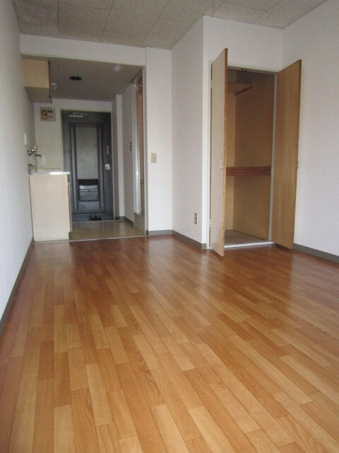 物件内観写真4　(居室)