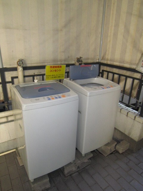 物件内観写真13　(洗濯機置場)