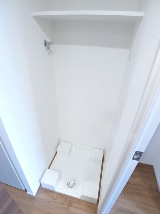 物件内観写真12　(洗濯機置場)